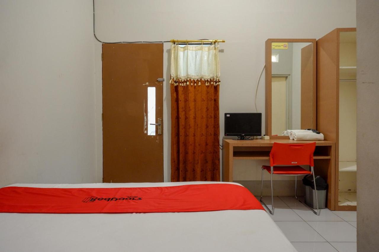 Hotel Reddoorz Near Stasiun Tawang Semarang Exterior foto