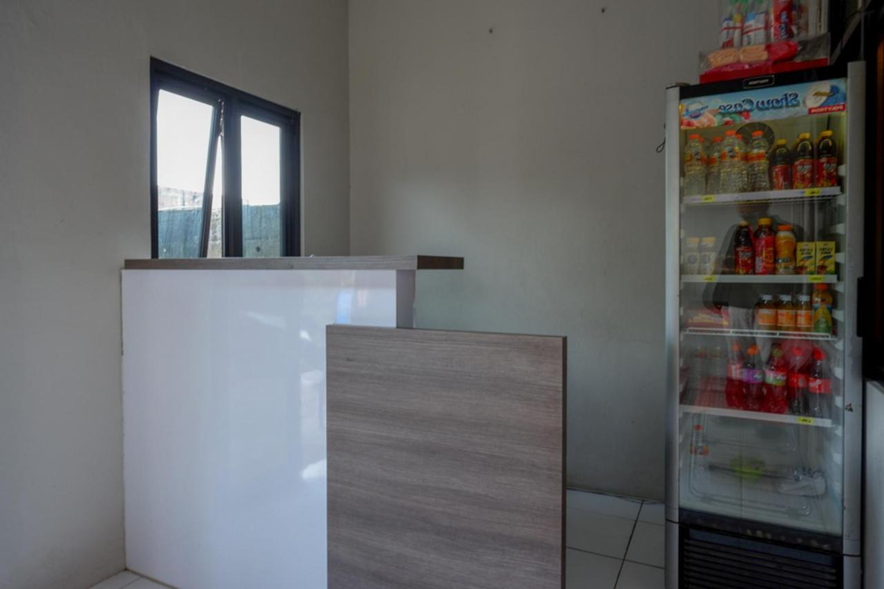 Hotel Reddoorz Near Stasiun Tawang Semarang Exterior foto