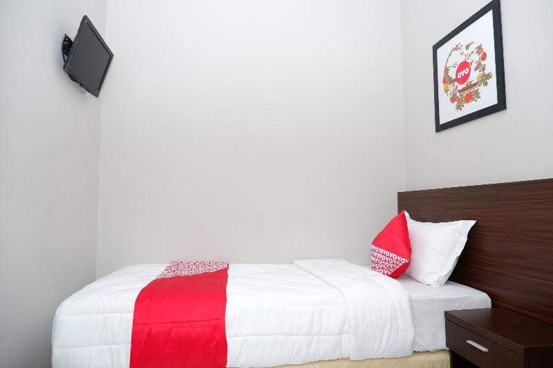 Hotel Reddoorz Near Stasiun Tawang Semarang Exterior foto